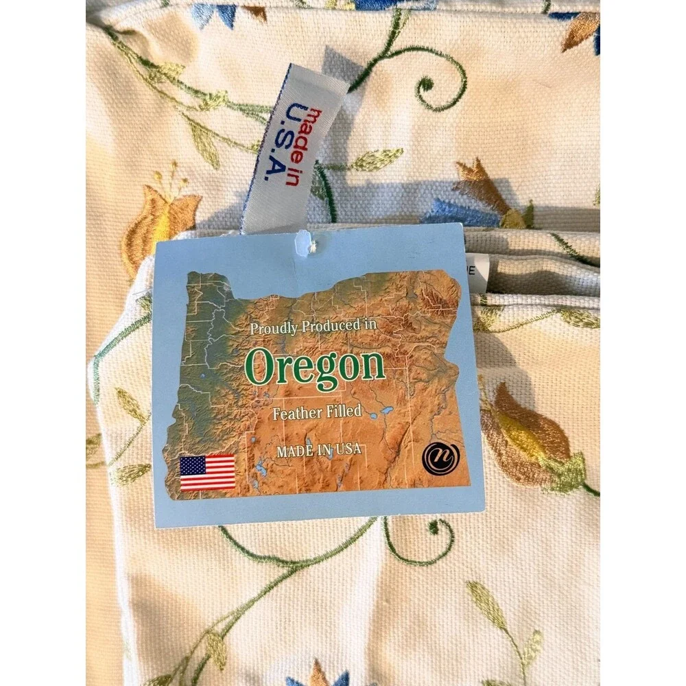 Newport embroidered set